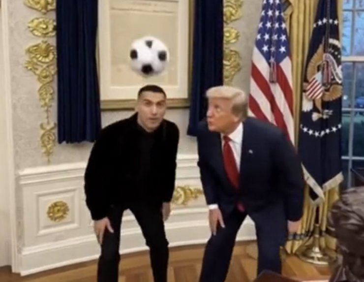 Трамп опубликовал созданное ИИ видео, где он играет в футбол с Роналду