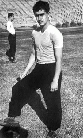 Турне московского «Спартака» в Южную Америку в 1959 начиналось в Бразилии. Кто был в делегации? Кого бразильская пресса называла «русским Гарринчей»? Был ли в составе Моцарт?