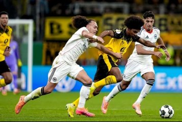 Фрагмент из матча Фрагмент из матча