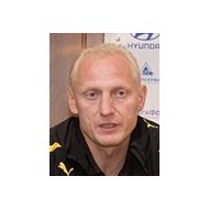 Тренер Момотов Эдуард