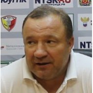 Тренер Ефремов Евгений