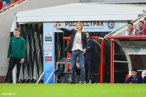 Валерий Карпин