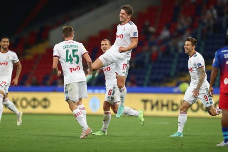 ЦСКА снова отдал мяч сопернику и пропустил «необязательные голы». «Локомотив» одержал волевую победу над «армейцами»