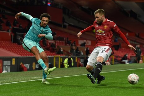 Момент из матча Ман Юнайтед - Ливерпуль