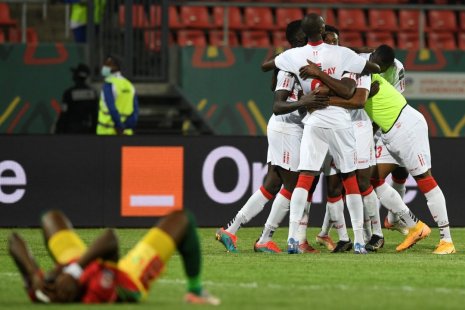 Гамбия празднует победу