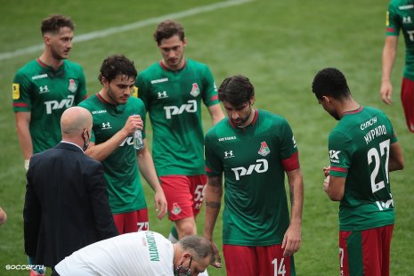 Футболисты Локомотива