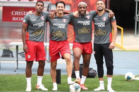 игроки сборной Перу