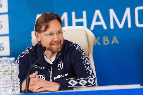 Валерий Карпин 