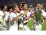 Игроки Реала радуются победе в Лиге чемпионов в 1998 году