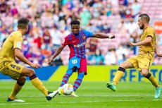 Вернулся на поле спустя 10 месяцев, чтобы забить через 10 минут. Новая «десятка» и новая надежда «Барселоны»