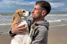 Рэмзи с собакой Рэмзи с собакой